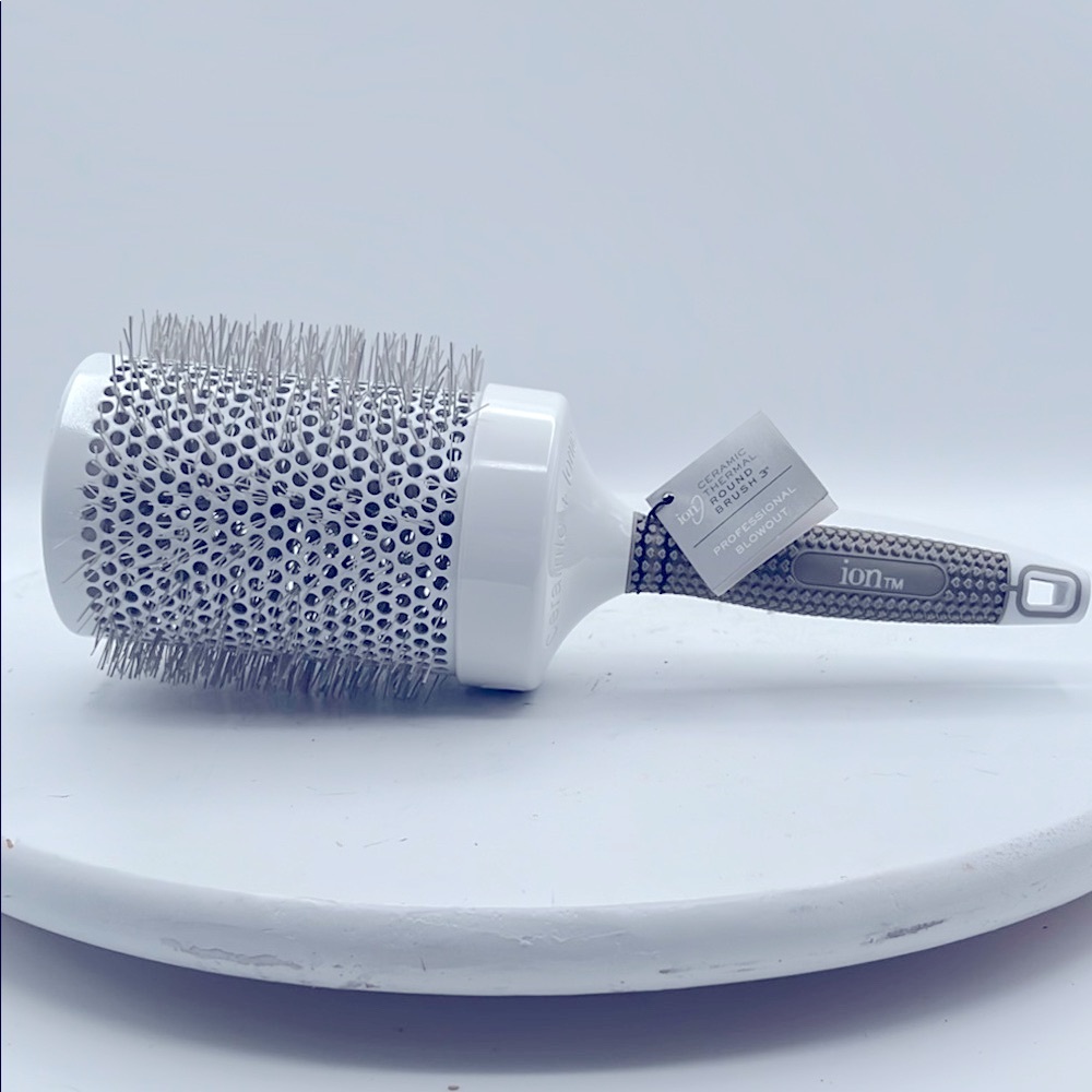 Ion Round Hair Brush with Gray Handle